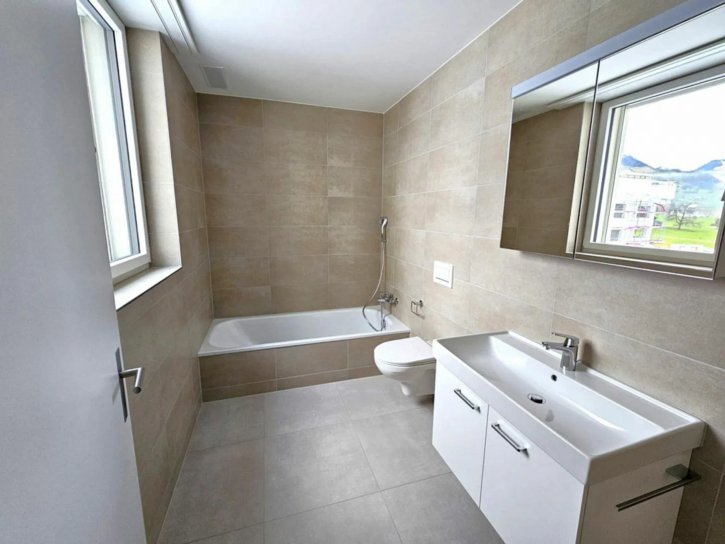 Qualité de vie moderne - Appartement spacieux de 4,5 pièces - Photo 1 sur 10