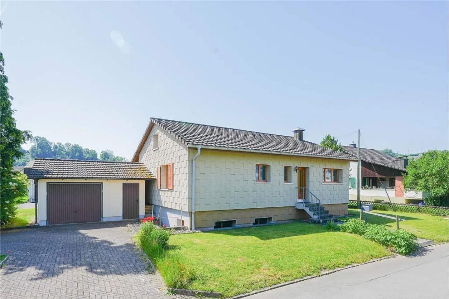 Charmantes Bungalow mit Garten - Foto 2 von 13