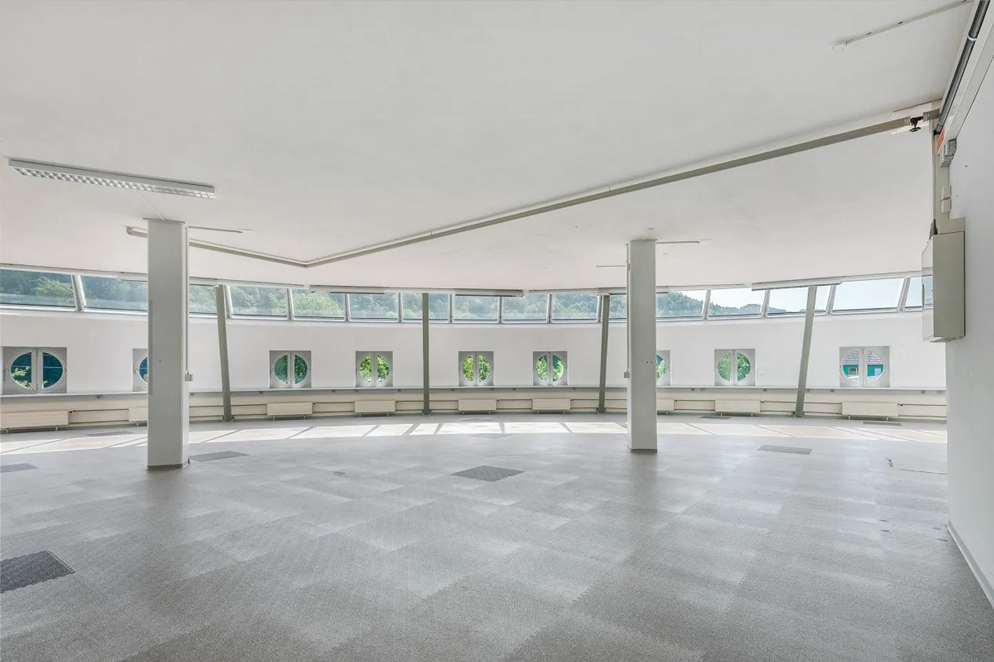 Espace de bureau attrayant à louer dans le Techpark Saland - Photo 1 sur 4