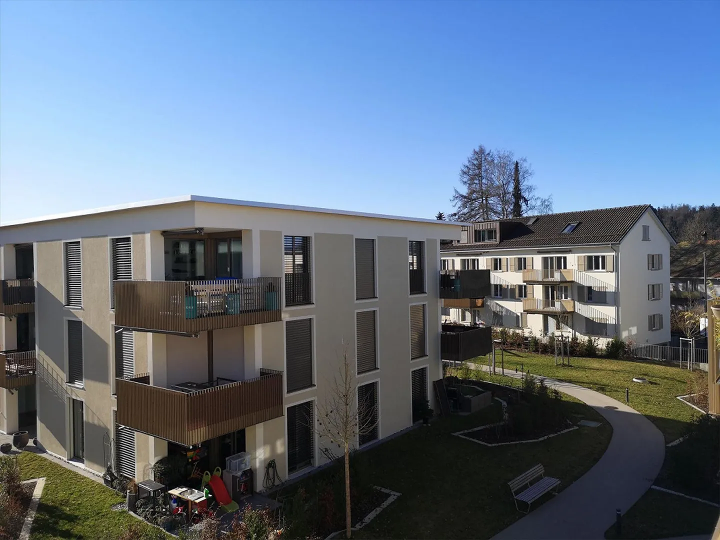 Emplacement merveilleusement calme et vue sur le vert - Photo 1 sur 6