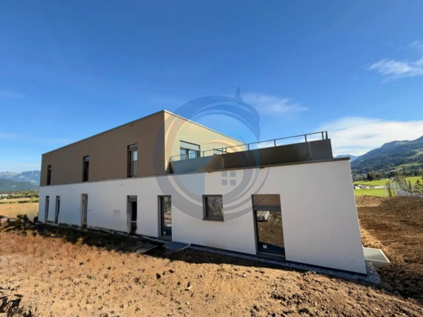 APPARTAMENTO PENTHOUSE LUSSUOSO CON VISTA LIBERA - Foto 2 di 8