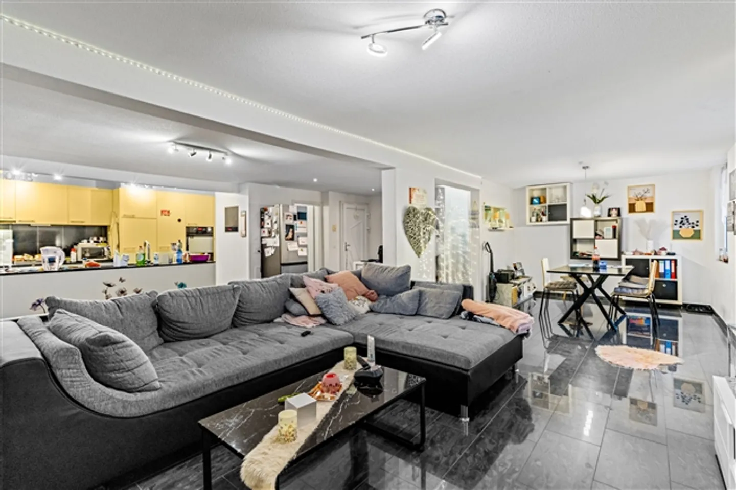 Appartement en duplex moderne de 4,5 pièces à Pfaffnau - Photo 3 sur 9