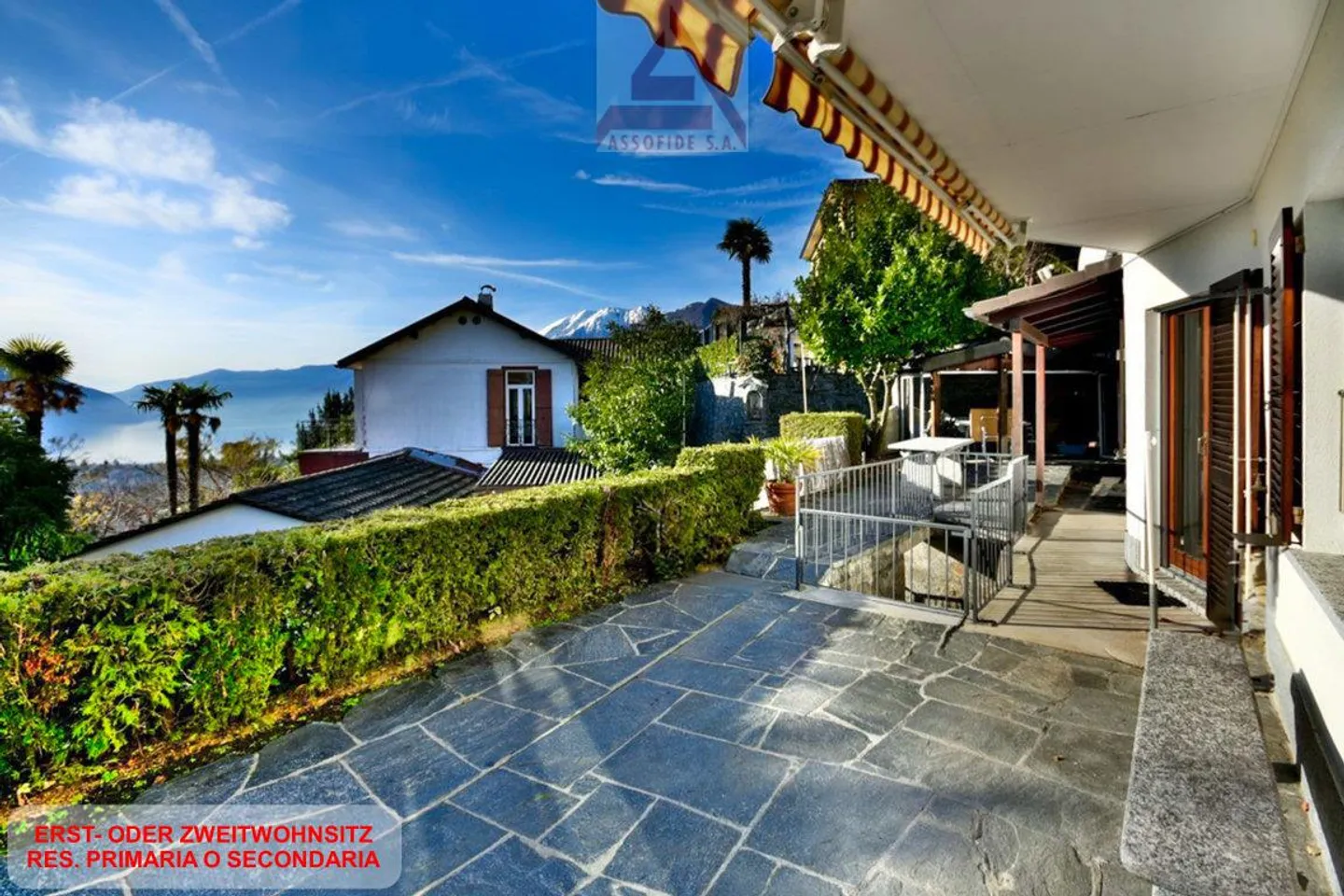 Zweifamilienhaus mit Pool - Foto 1 von 7