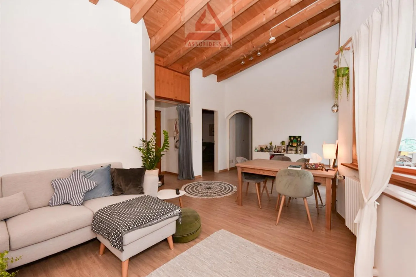 Zweifamilienhaus mit Pool - Foto 3 von 7