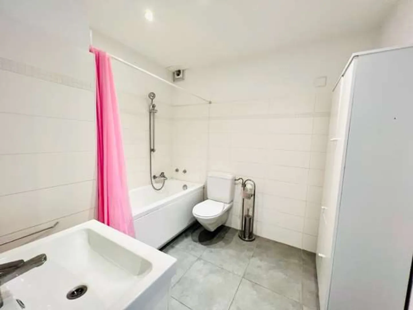 Appartement confortable de 4,5 pièces avec jardin - Photo 5 sur 13