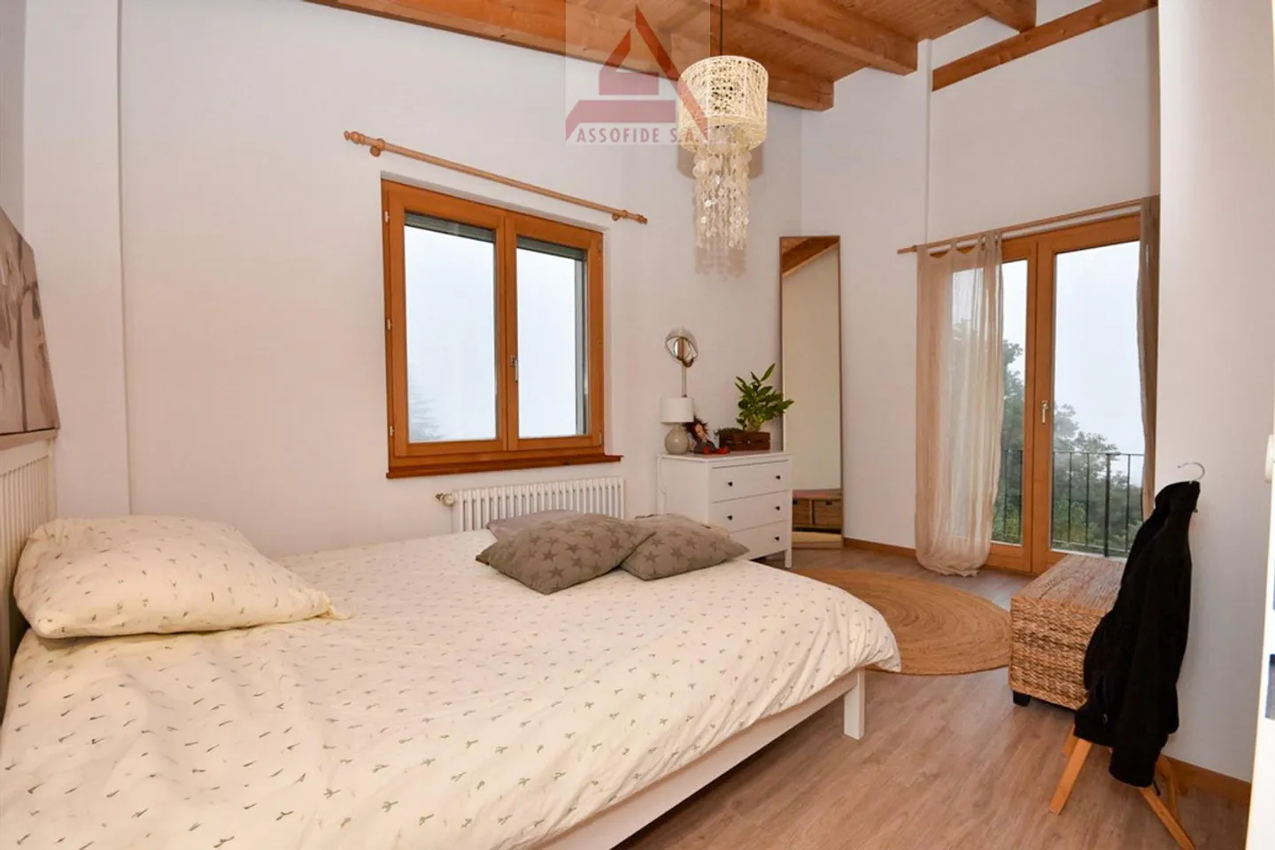 Zweifamilienhaus mit Pool - Foto 5 von 7