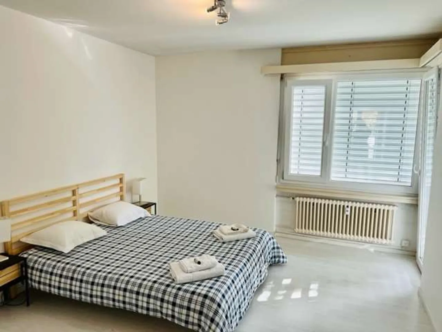 Appartement confortable de 4,5 pièces avec jardin - Photo 8 sur 13