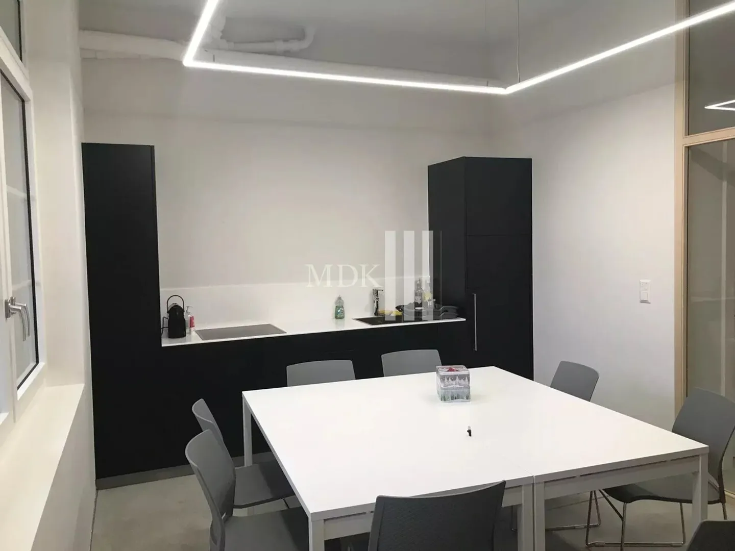 À louer ? Local spacieux au coeur de St-Maurice - Photo 4 sur 6