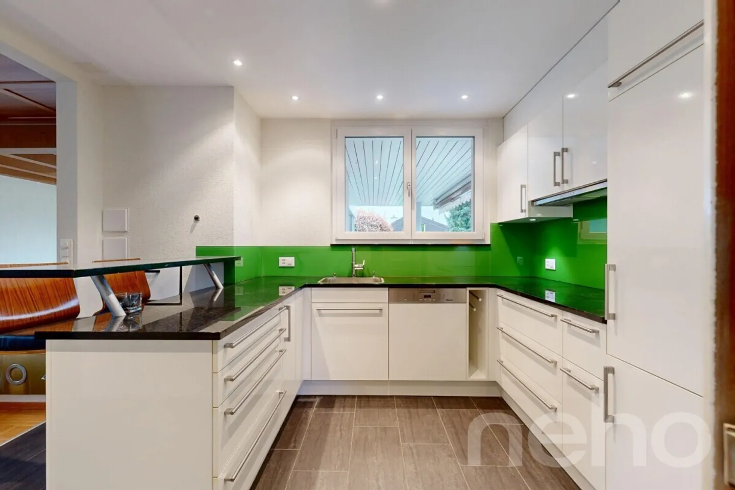 Ampia casa unifamiliare di 6,5 stanze con terreno di 1111 m2 - Foto 3 di 12