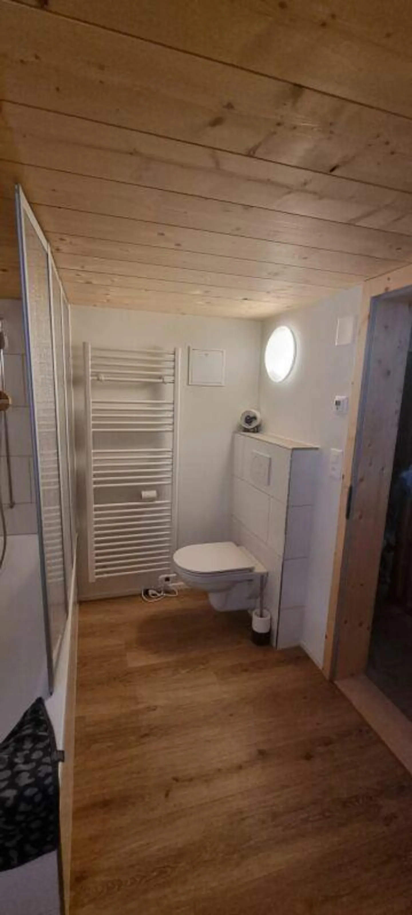 Casa bifamiliare di 4,5 stanze con un fascino particolare - Foto 5 di 12