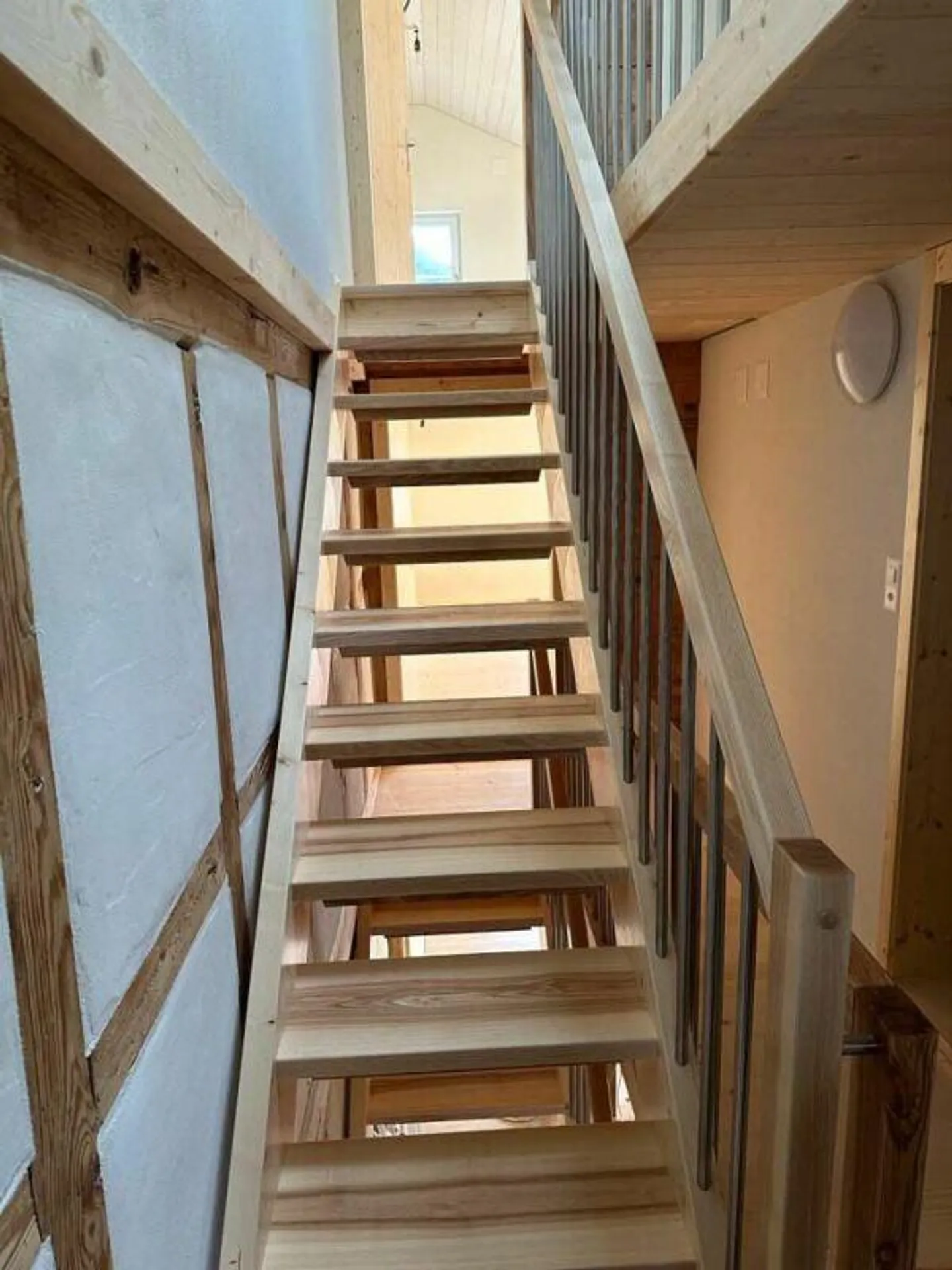 Casa bifamiliare di 4,5 stanze con un fascino particolare - Foto 6 di 12