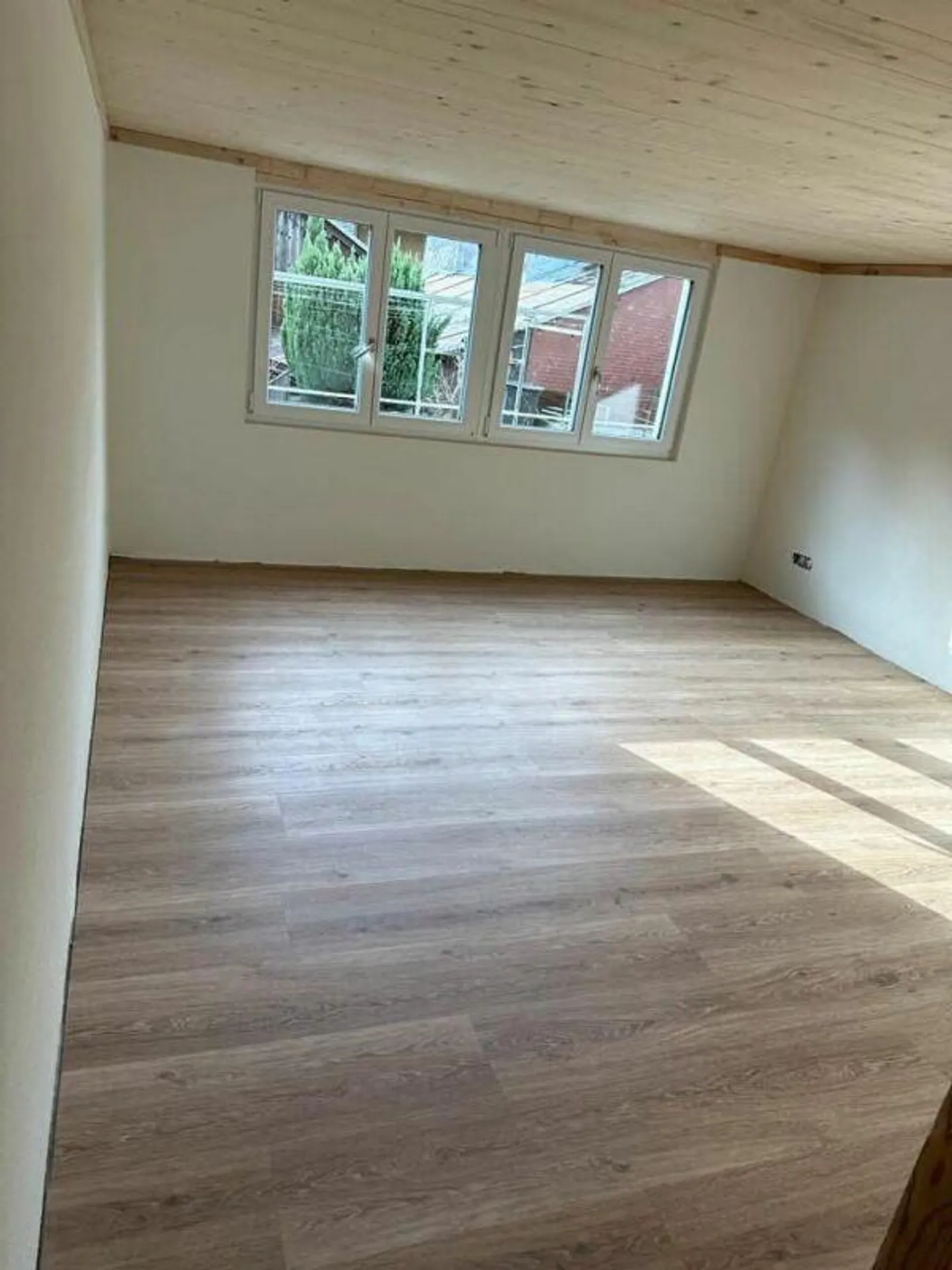 Casa bifamiliare di 4,5 stanze con un fascino particolare - Foto 7 di 12