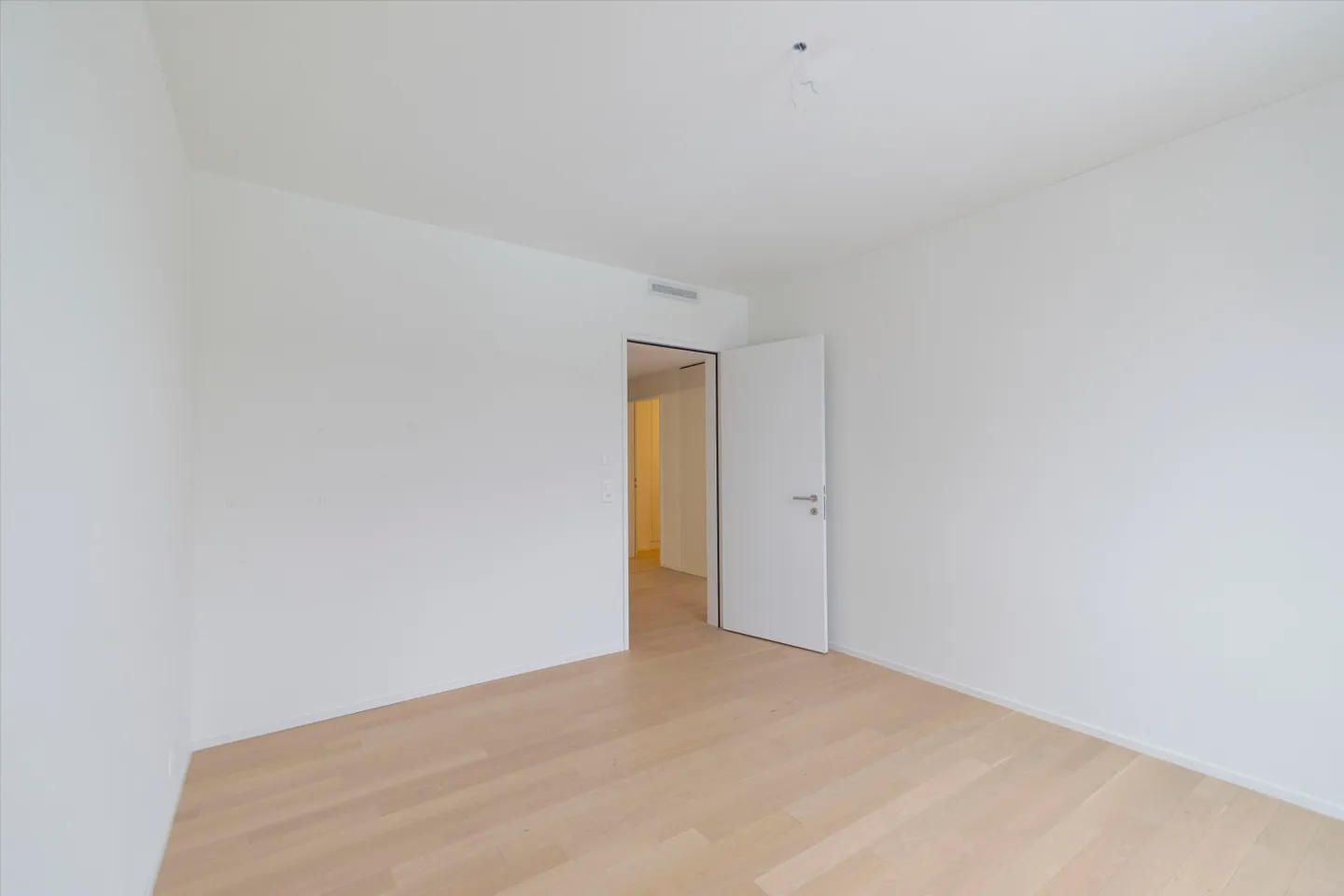 Bright, modern 4.5 room apartment in the popular Neuhegi district - Photo 8 of 10