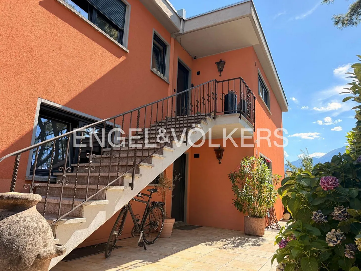 Penthouse with outdoor pool (62a) - Photo 12 of 13