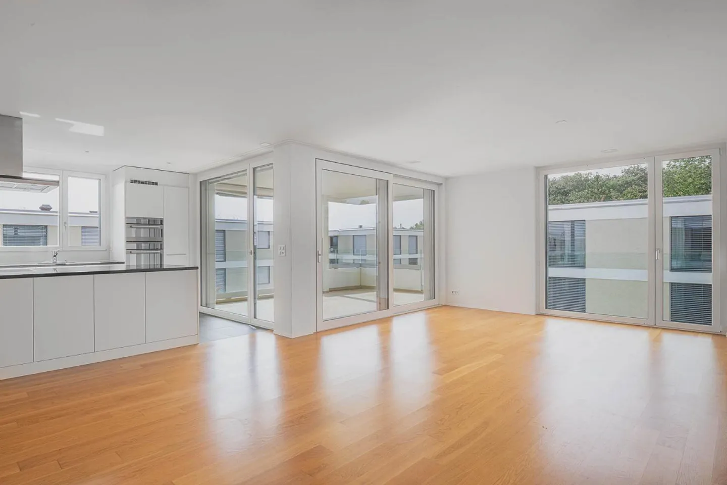 Beautiful and bright 4.5 room apartment for rent in Kloten - Photo 5 of 12