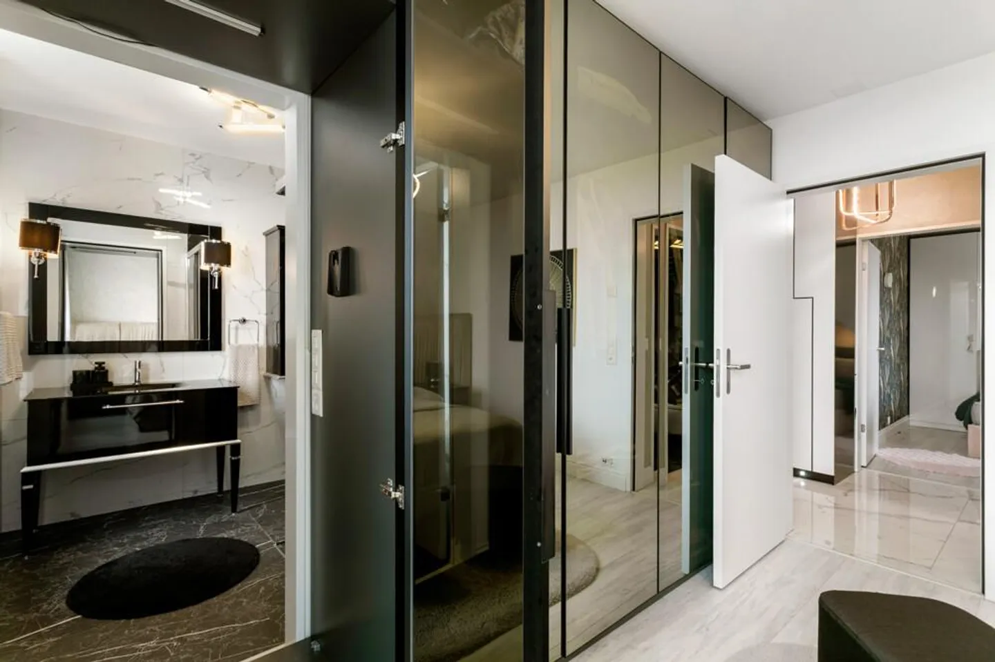 Moderne. Confortable. Central. - Photo 4 sur 8