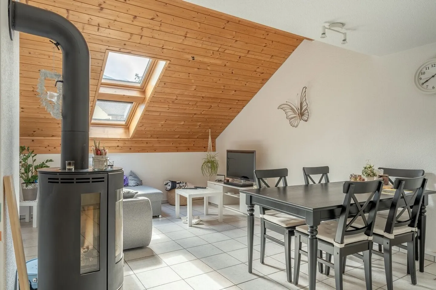 Heimelige 4.5- Zimmerwohnung in ruhiger Umgebung - Foto 3 von 10