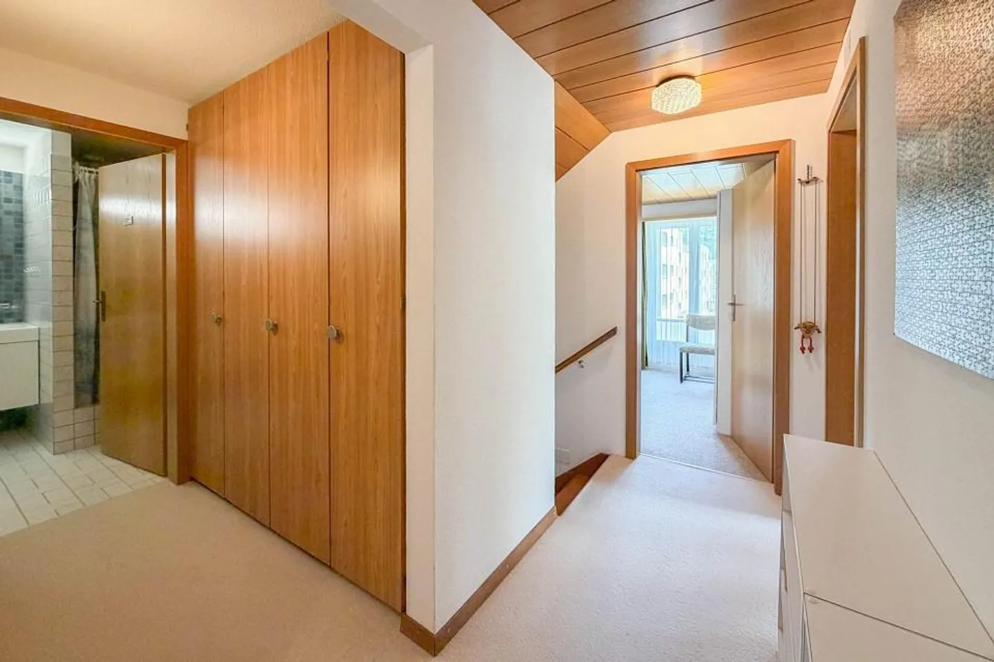 Geräumiges Familienhaus mit Garten - Foto 8 von 13