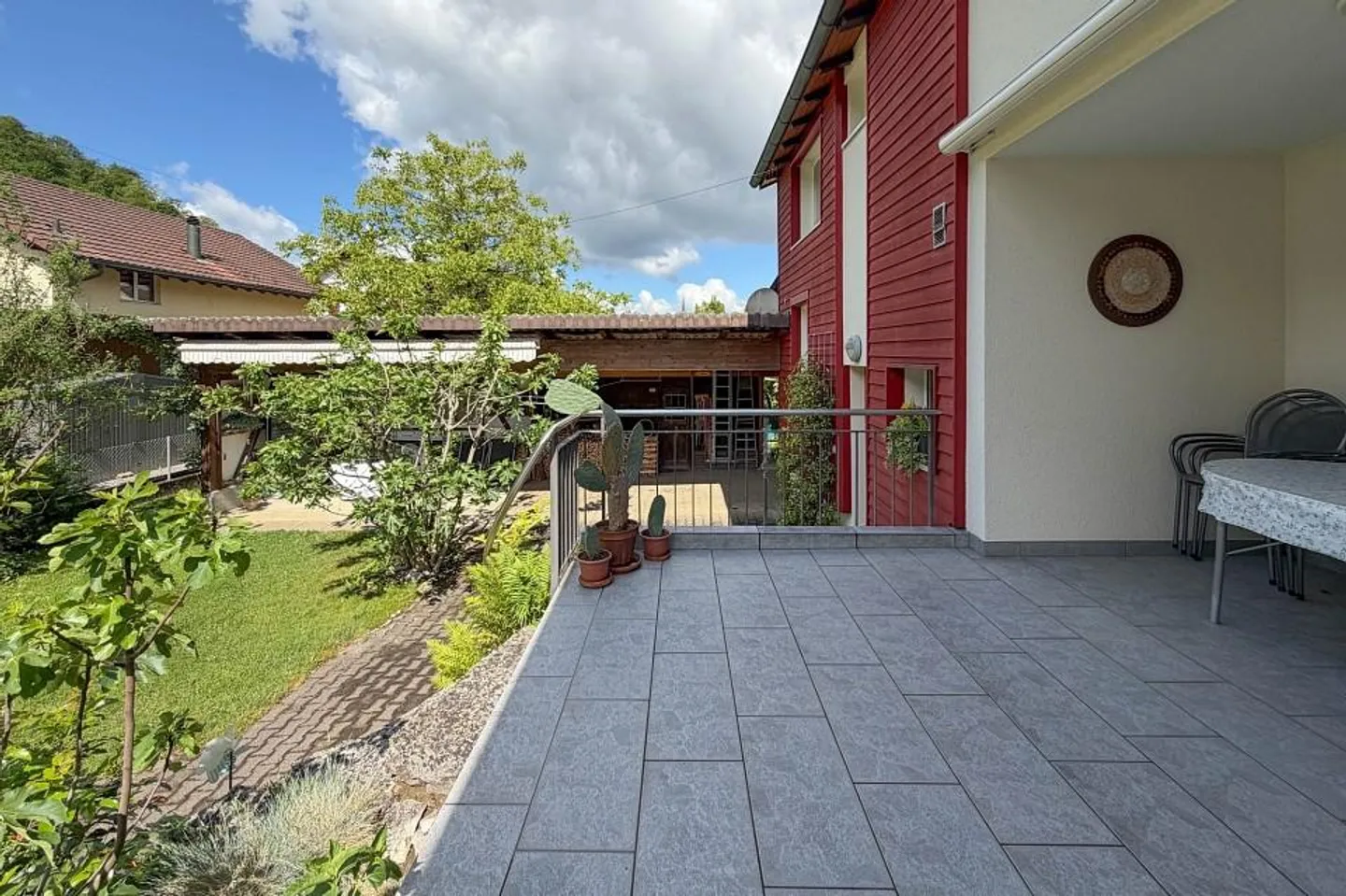 Geräumiges Familienhaus mit Garten - Foto 12 von 13