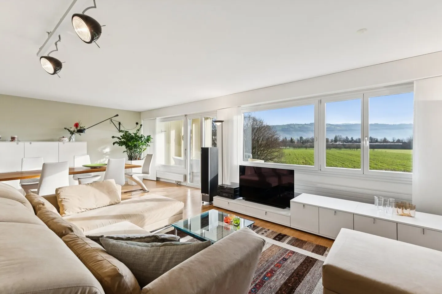 Here, living becomes an experience! - Photo 1 of 10