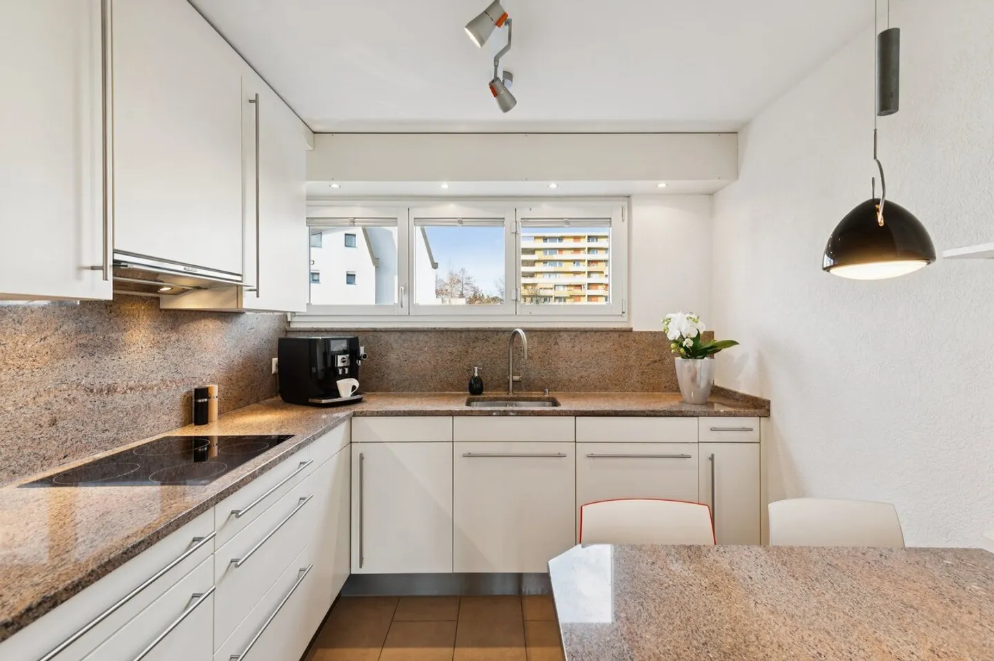 Here, living becomes an experience! - Photo 5 of 10