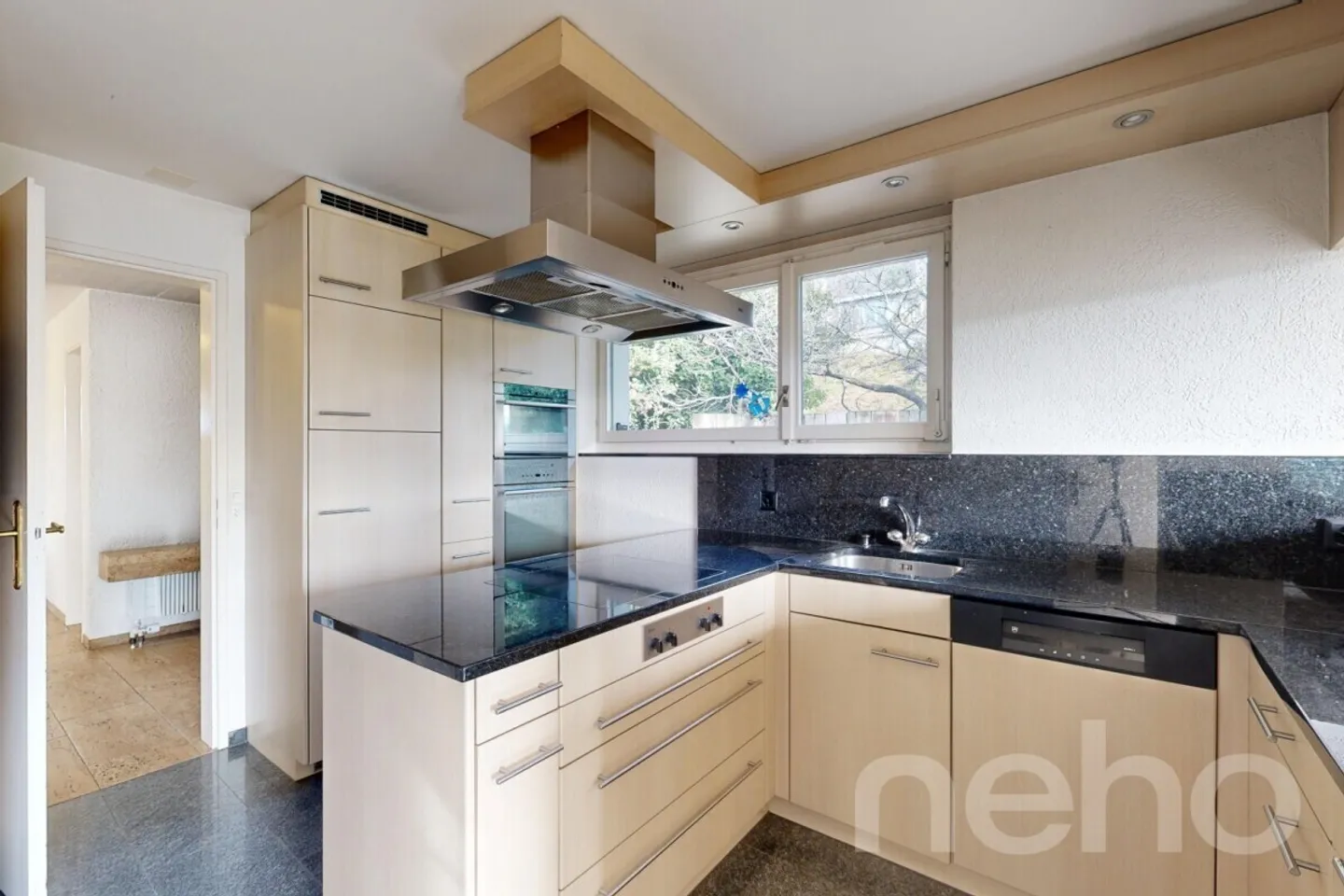 Villa with Indoor Pool - Dream Home with a View and Potential - Photo 7 of 12