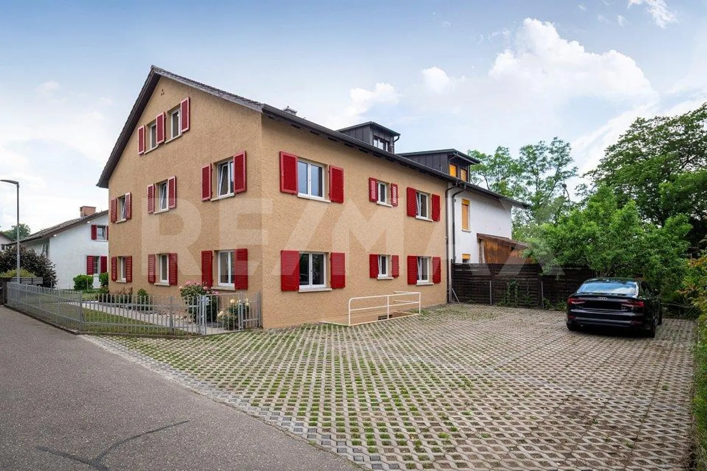 Charming 4.5 Room Apartment in Turgi near Baden for Sale - Photo 2 of 9