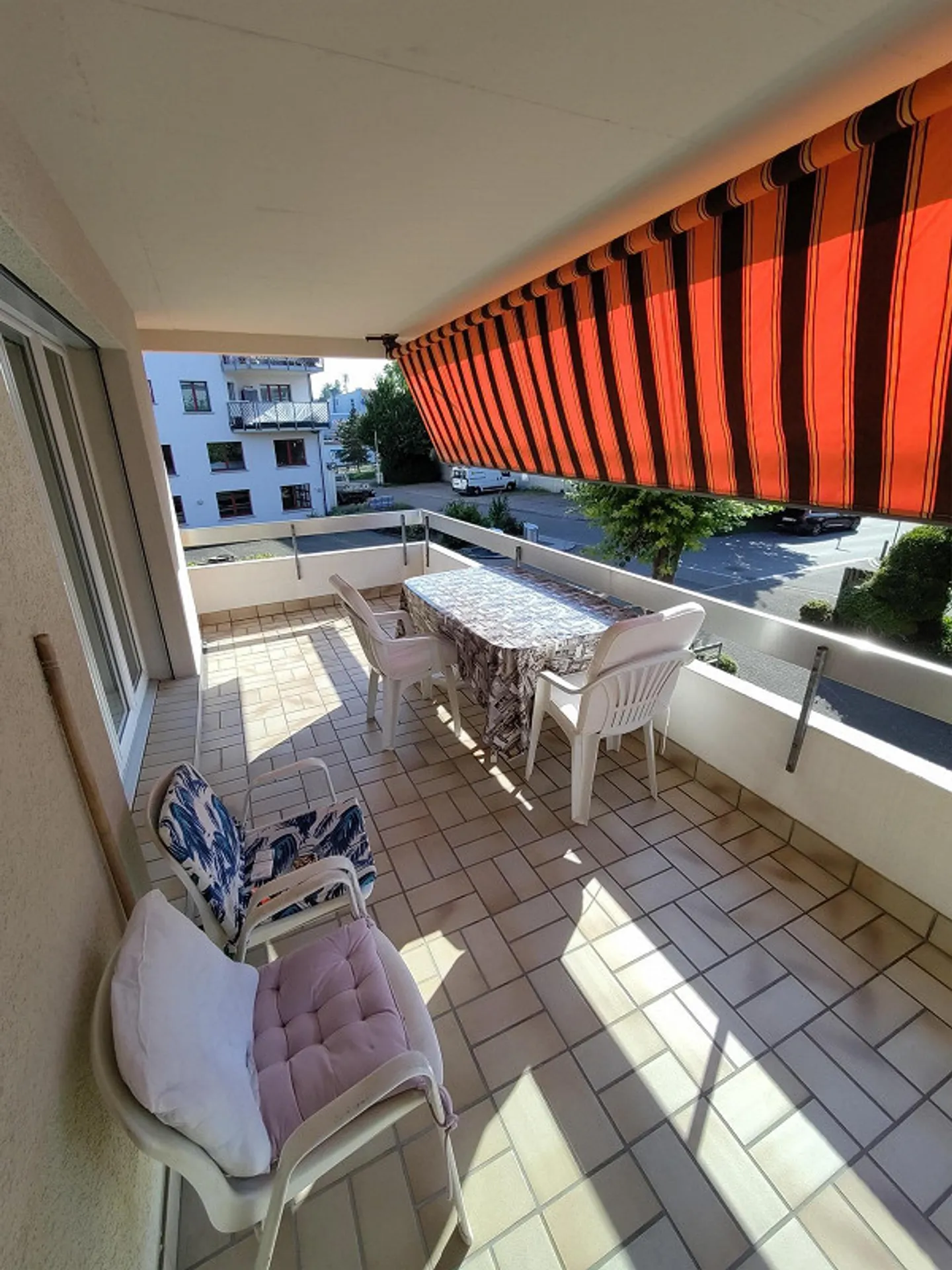 Appartamento 4½ locali al 1° piano vicino al lago in una zona commerciale vivace - Foto 7 di 11