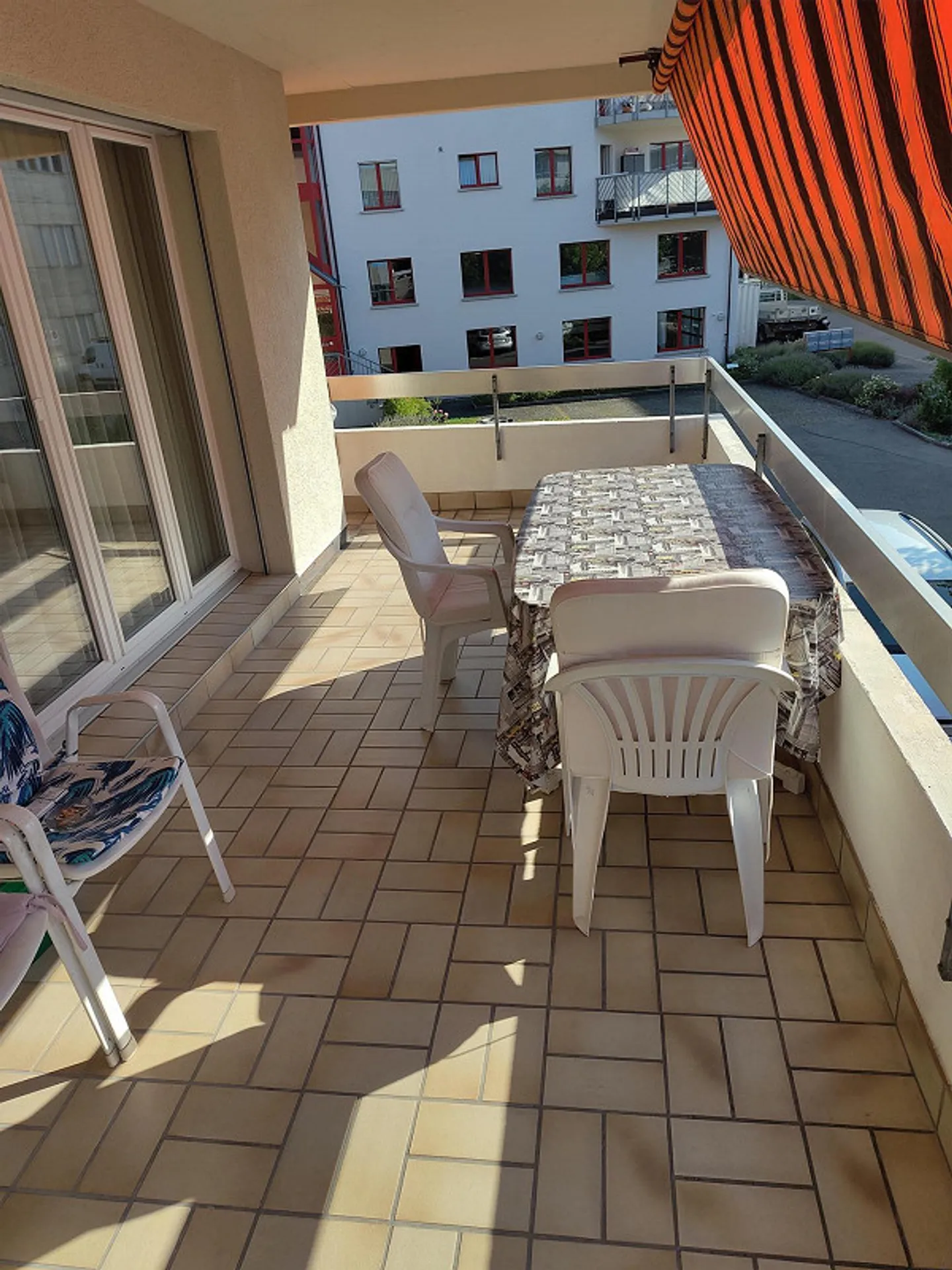Appartamento 4½ locali al 1° piano vicino al lago in una zona commerciale vivace - Foto 8 di 11