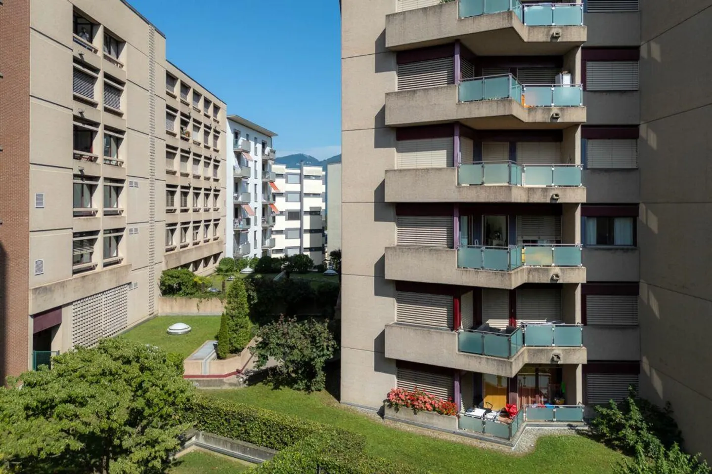 Appartamento spazioso con vista sulla città - Foto 2 di 9
