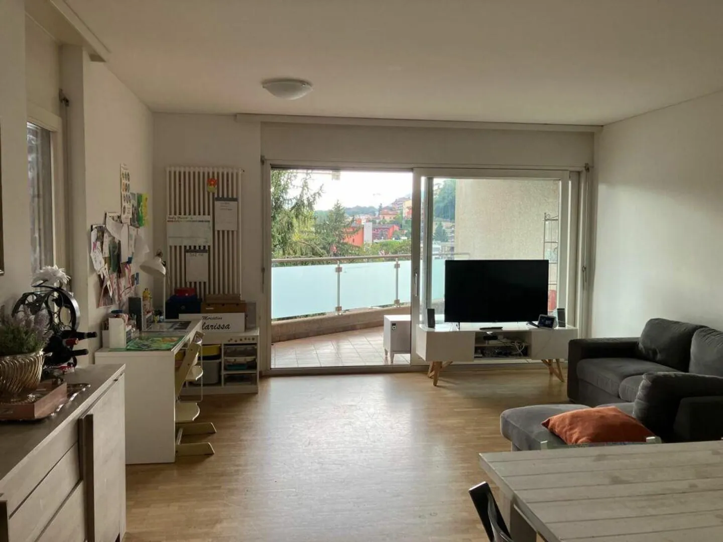 Appartamento spazioso con vista sulla città - Foto 5 di 9