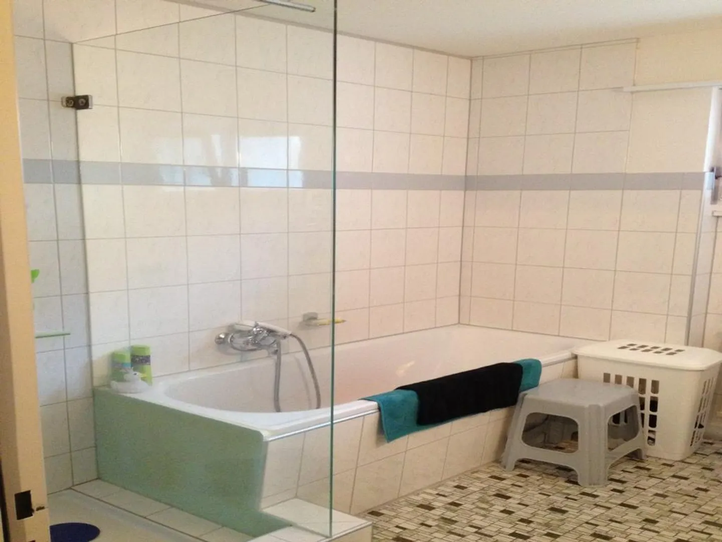 zu vermieten eine geräumige, helle 4-Zimmer-Wohnung an rühiger Lage - Foto 3 von 12