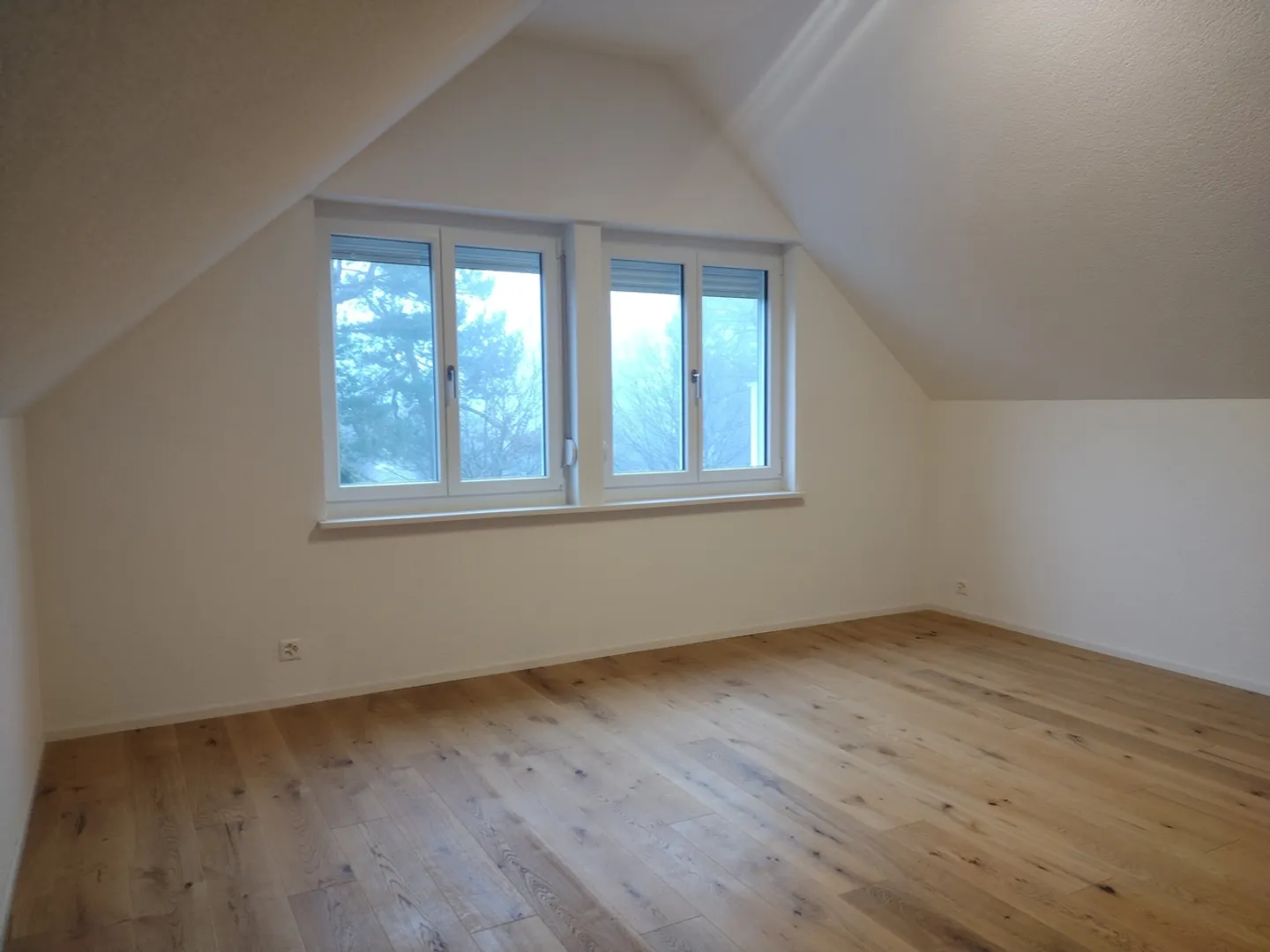 Maison d'angle de 6,5 pièces récemment rénovée avec un jardin de rêve à Buchs - Photo 7 sur 12