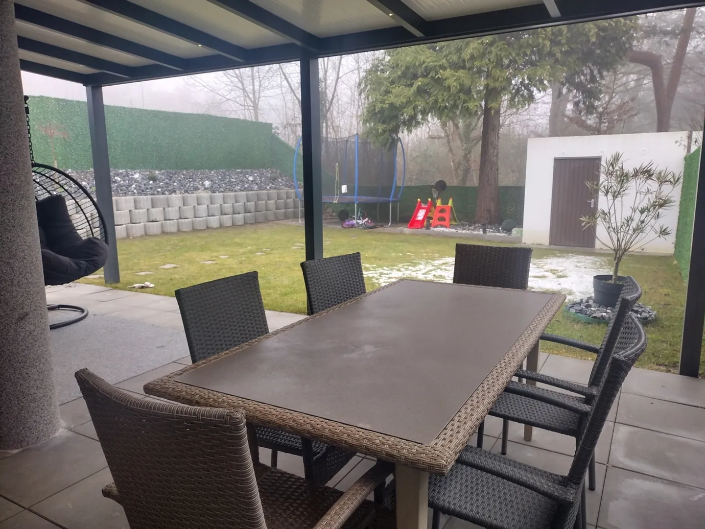 Maison d'angle de 6,5 pièces récemment rénovée avec un jardin de rêve à Buchs - Photo 10 sur 12