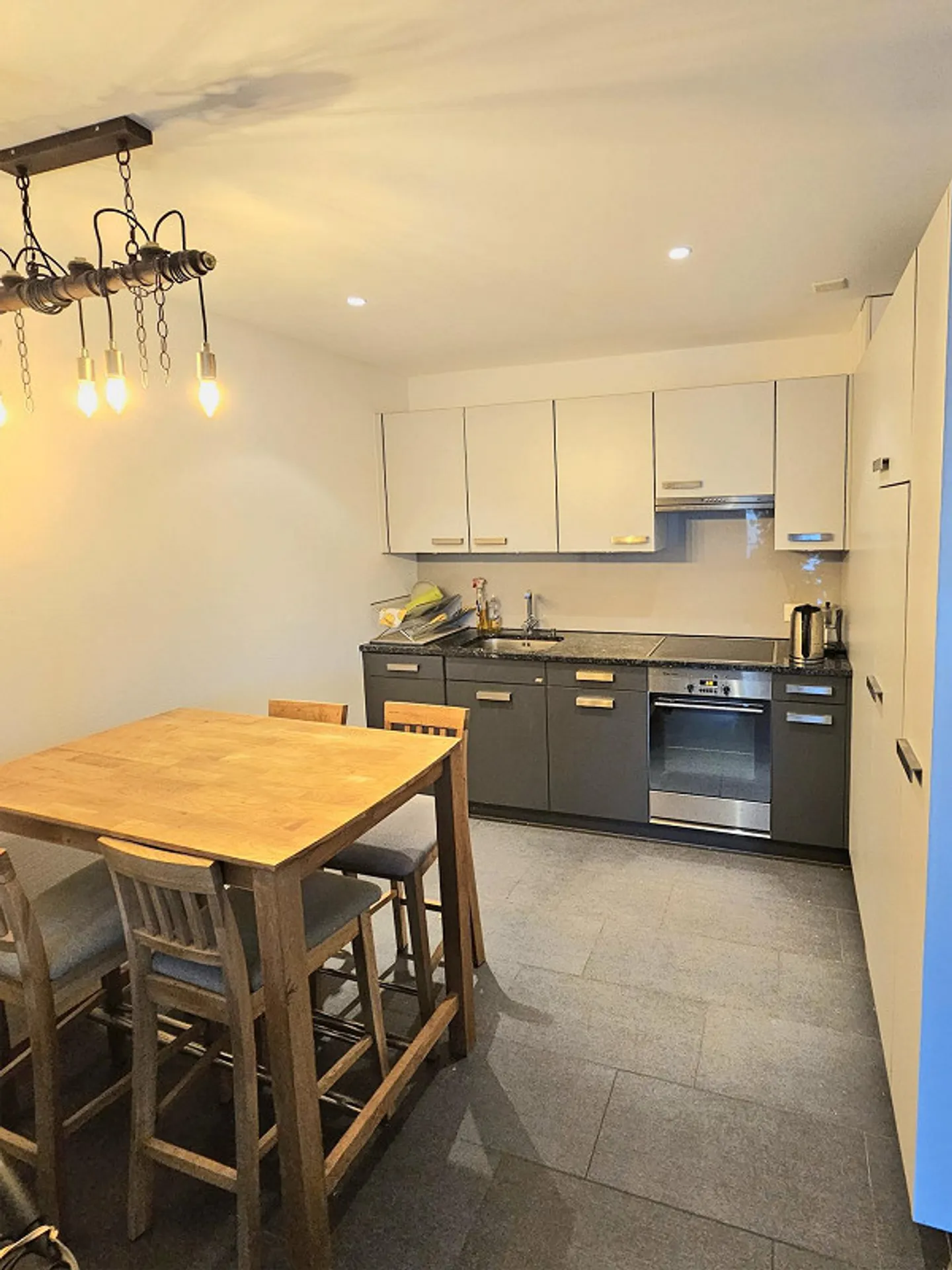 Moderne 2 1/2-Zimmerwohnung zu vermieten - Photo 2 sur 6