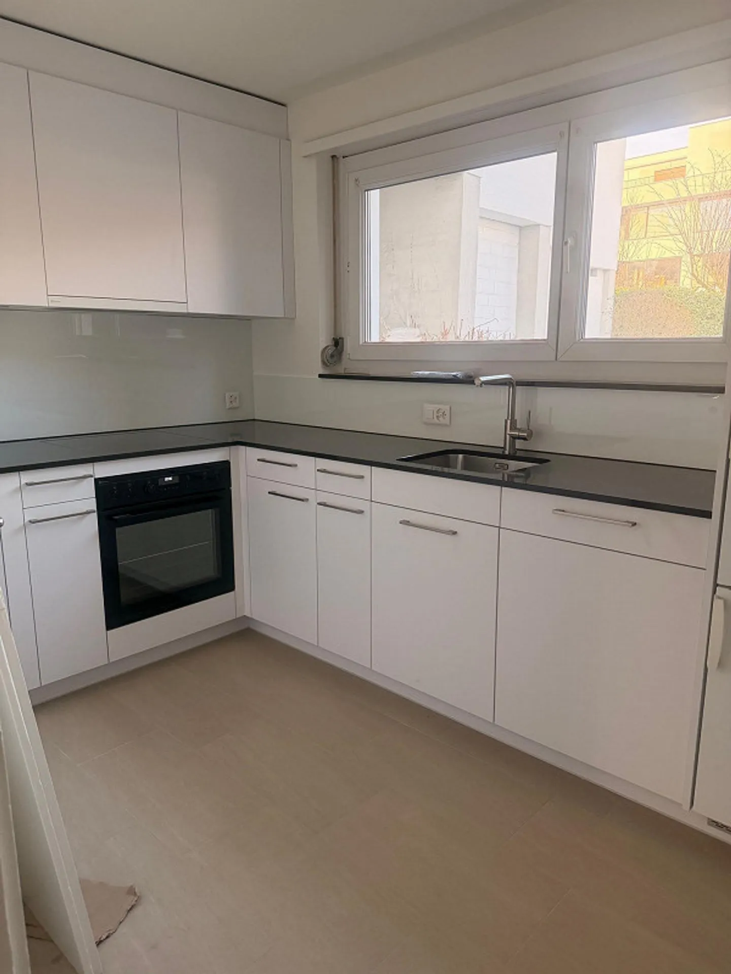 Newly Renovated Garden Apartment - Photo 7 of 12