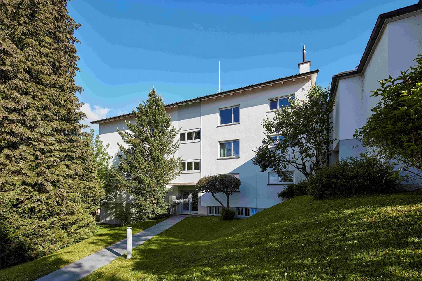 Newly Renovated Garden Apartment - Photo 1 of 12