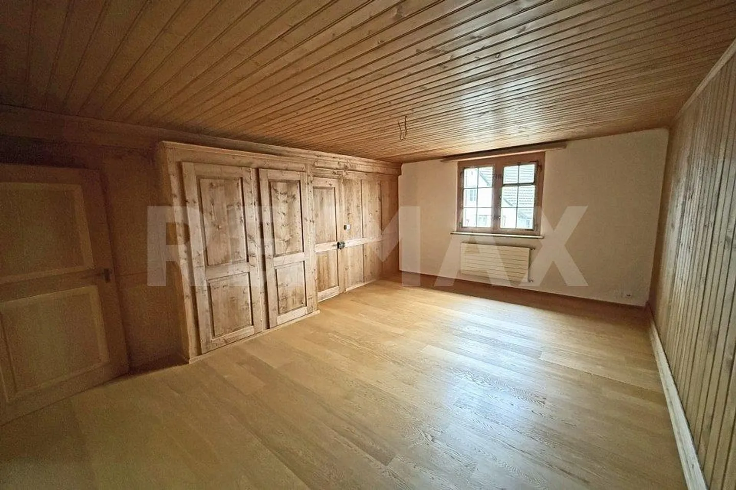 Appartement rustique et moderne de 2,5 pièces à louer dans un endroit calme - Photo 5 sur 8