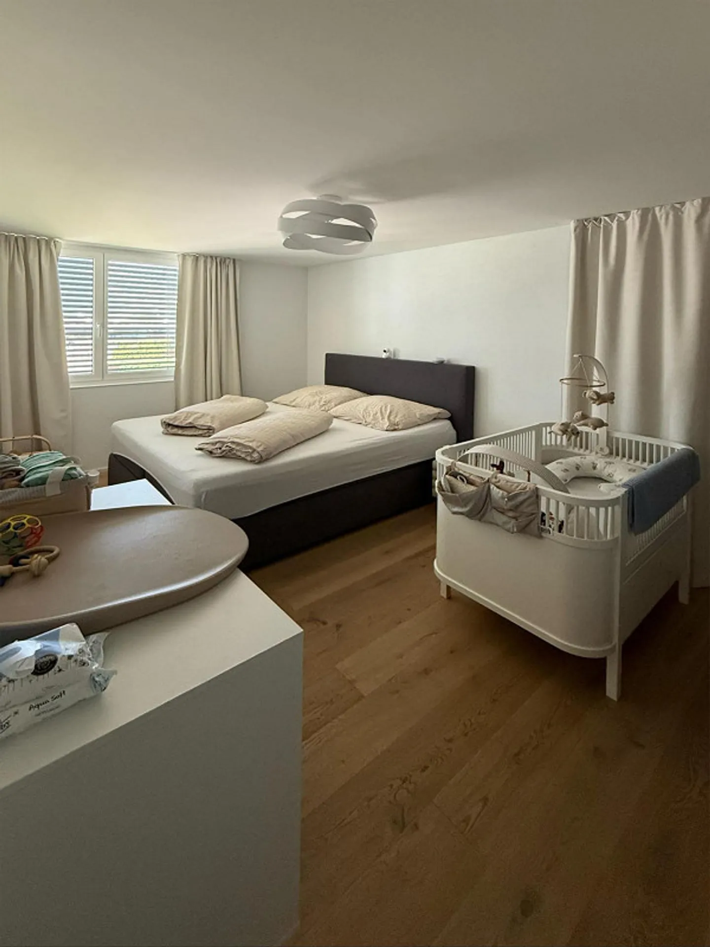 Moderno appartamento attico di 4,5 stanze con grande terrazza e vista sulle montagne - Foto 5 di 14