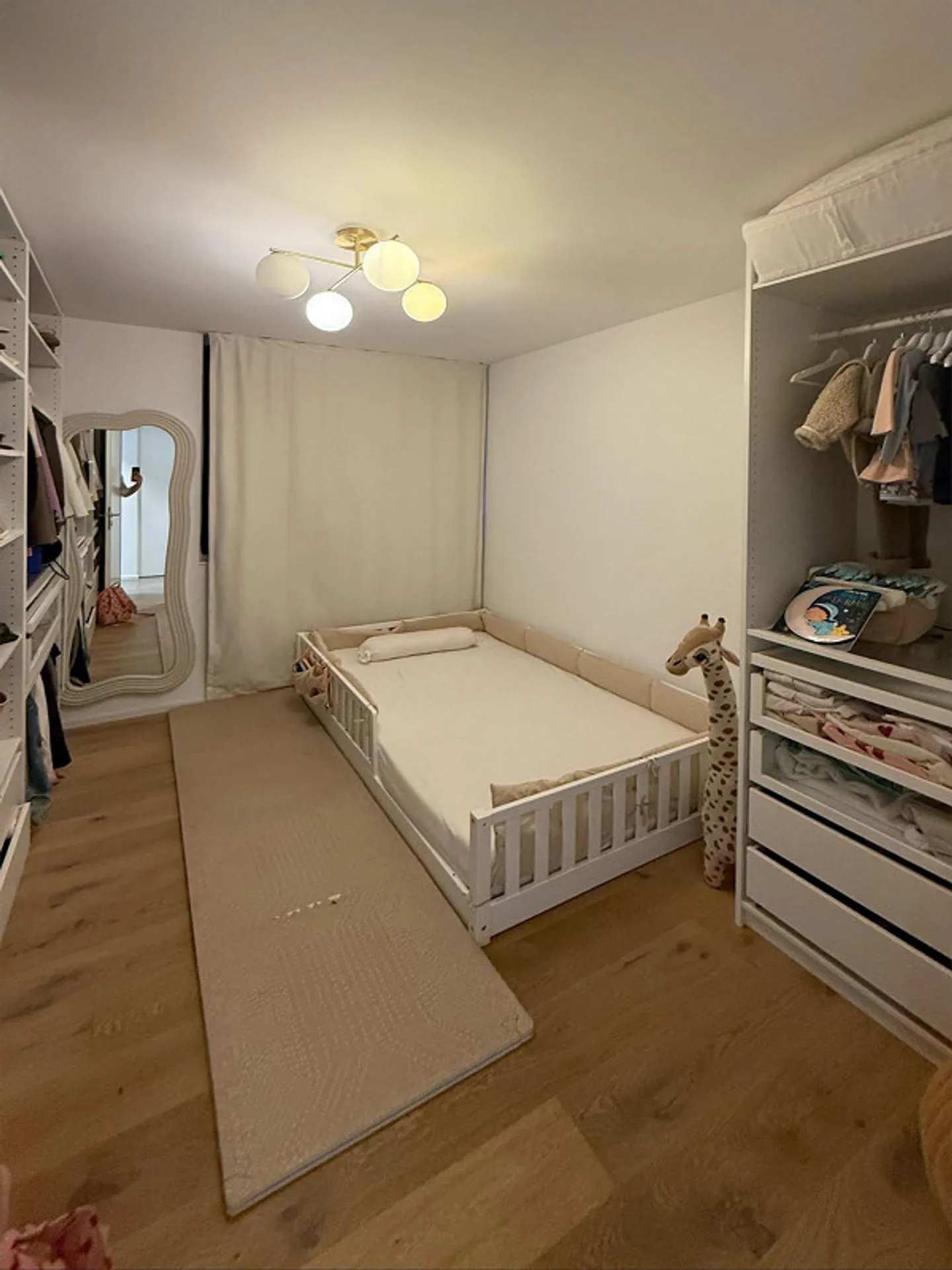Moderno appartamento attico di 4,5 stanze con grande terrazza e vista sulle montagne - Foto 6 di 14