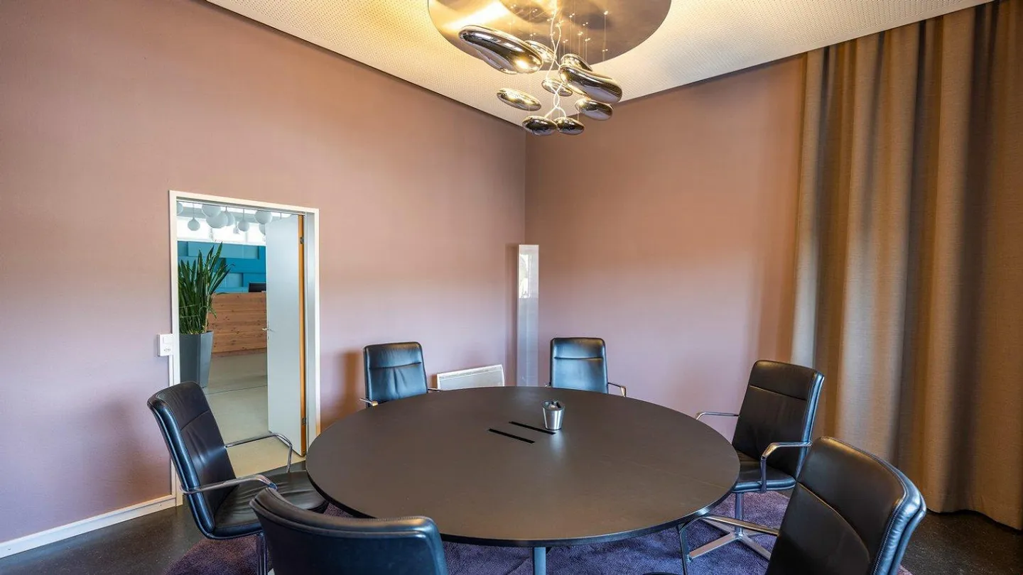 YOUR NEW COMMERCIAL SPACE CENTRAL WITH A VIEW! - Photo 10 of 11