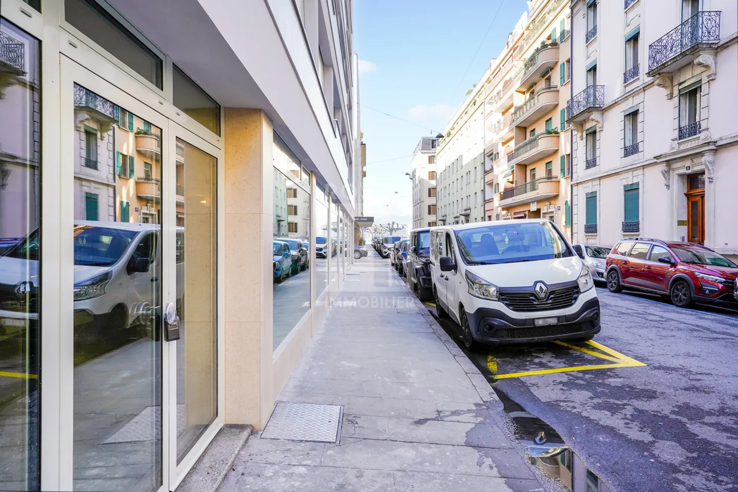 Arcade von etwa 388 m², davon 179 m² im Untergeschoss - Foto 3 von 6