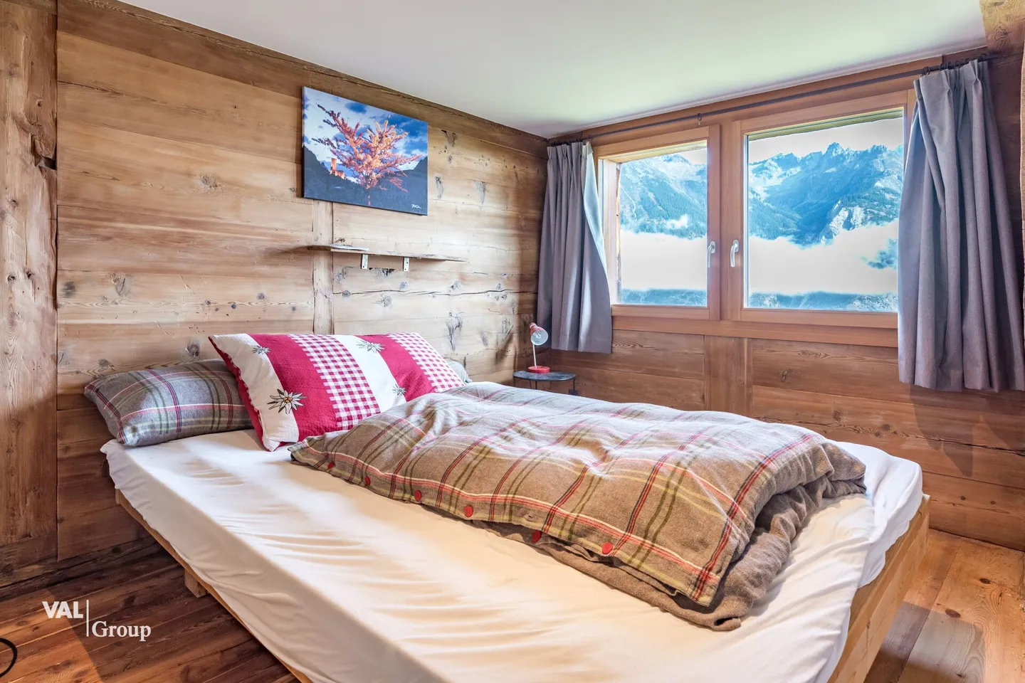 Top renovated apartment in the heart of Eischoll including 3 outdoor parking spaces - Photo 6 of 11