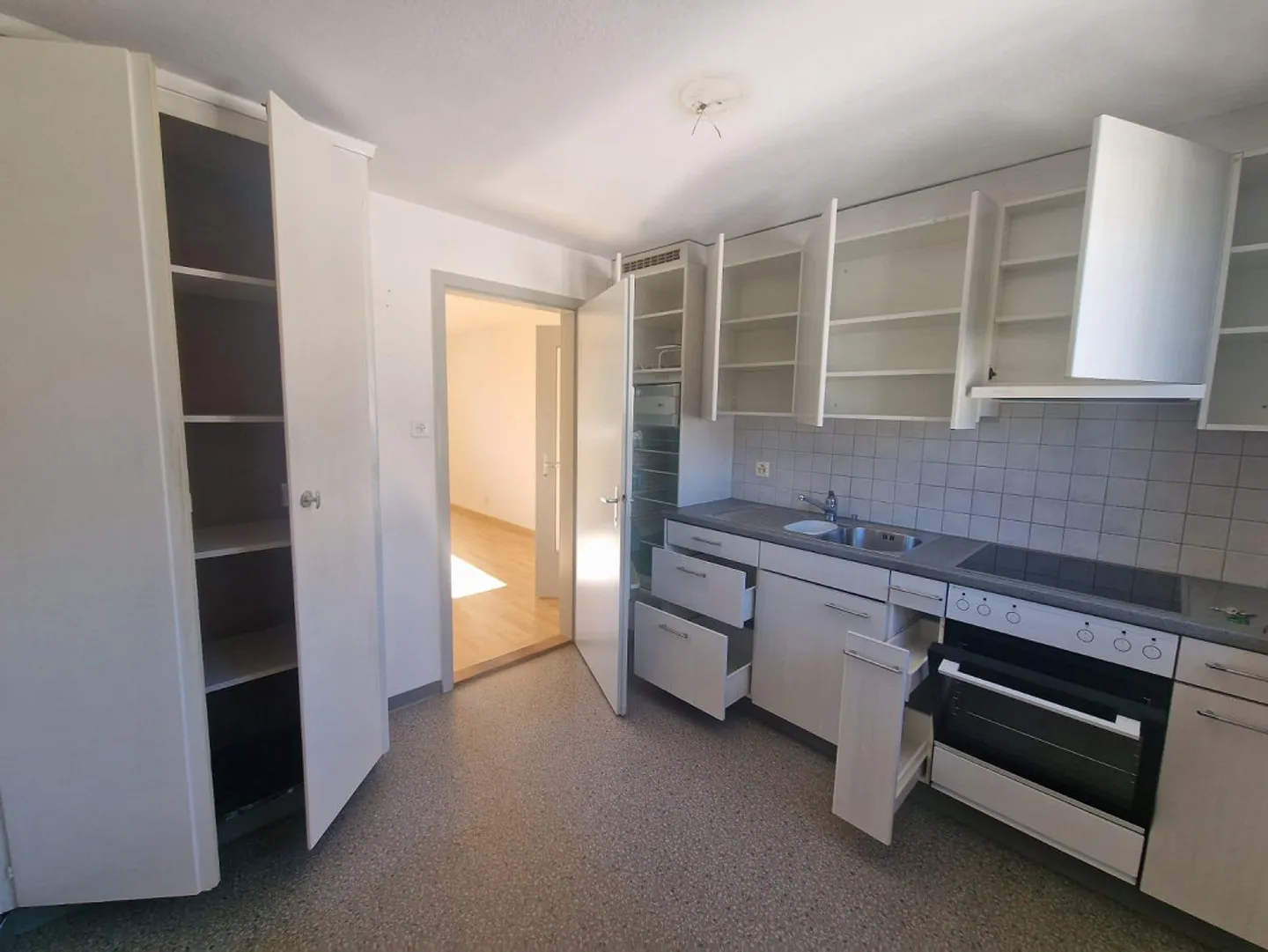 Beautiful 3.5 room apartment in a quiet location - Photo 1 of 12