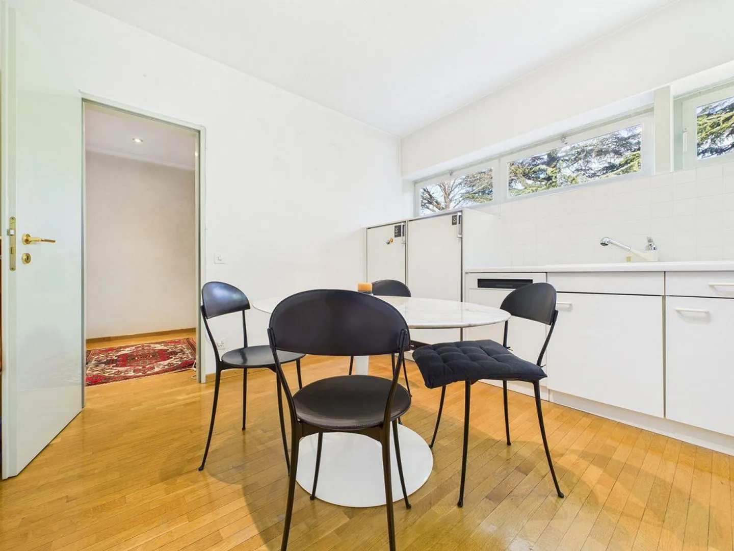 Grosszügiges 7,5-Zimmer-Haus mit privatem Garten nahe dem Zentrum von Lugano - Foto 7 di 13