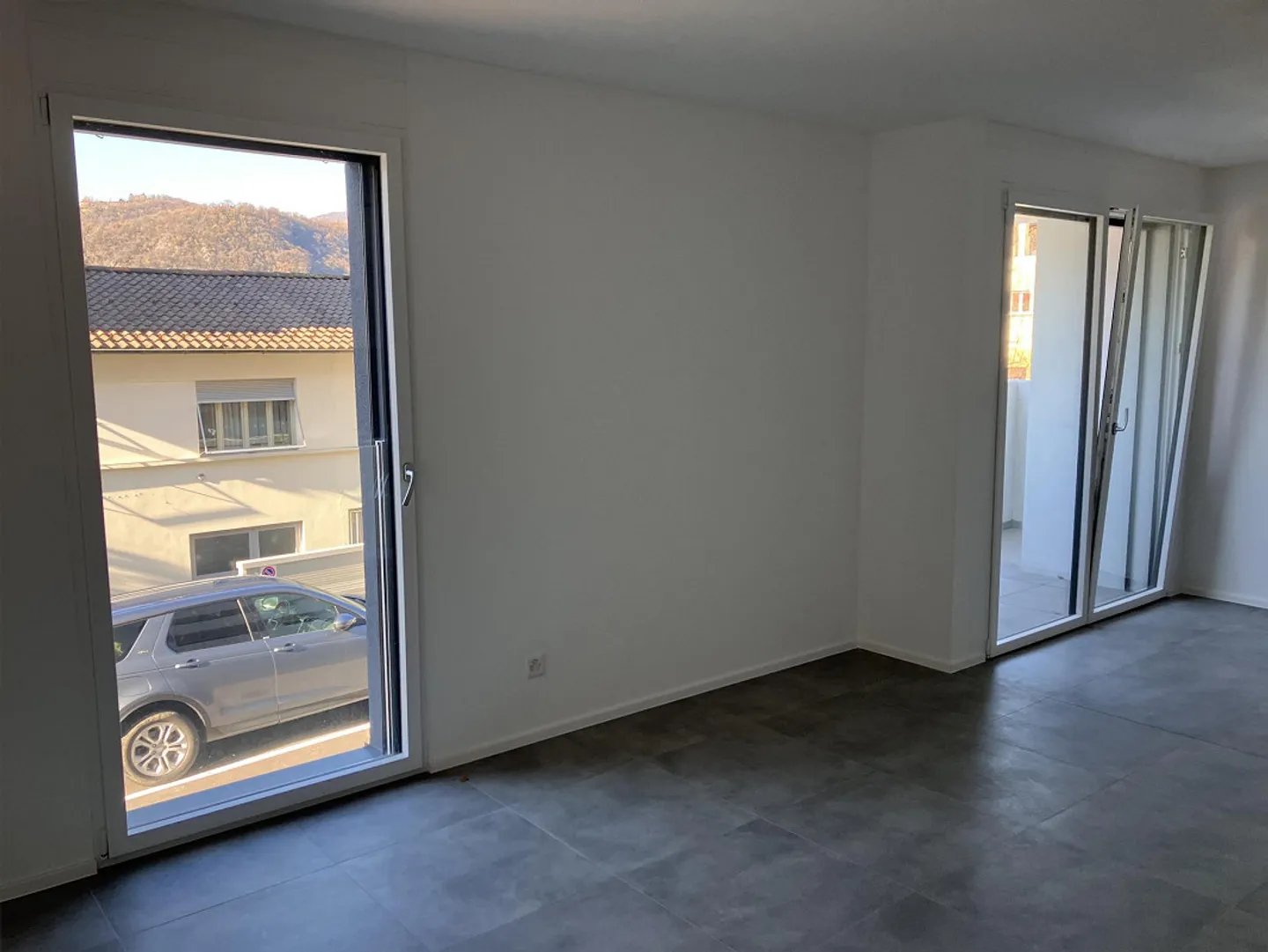 MENDRISIO – NOUVEAU 2½ PIÈCES EN PREMIÈRE LOCATION AVEC TERRASSE ET PLACE DE PARKING - Photo 2 sur 8