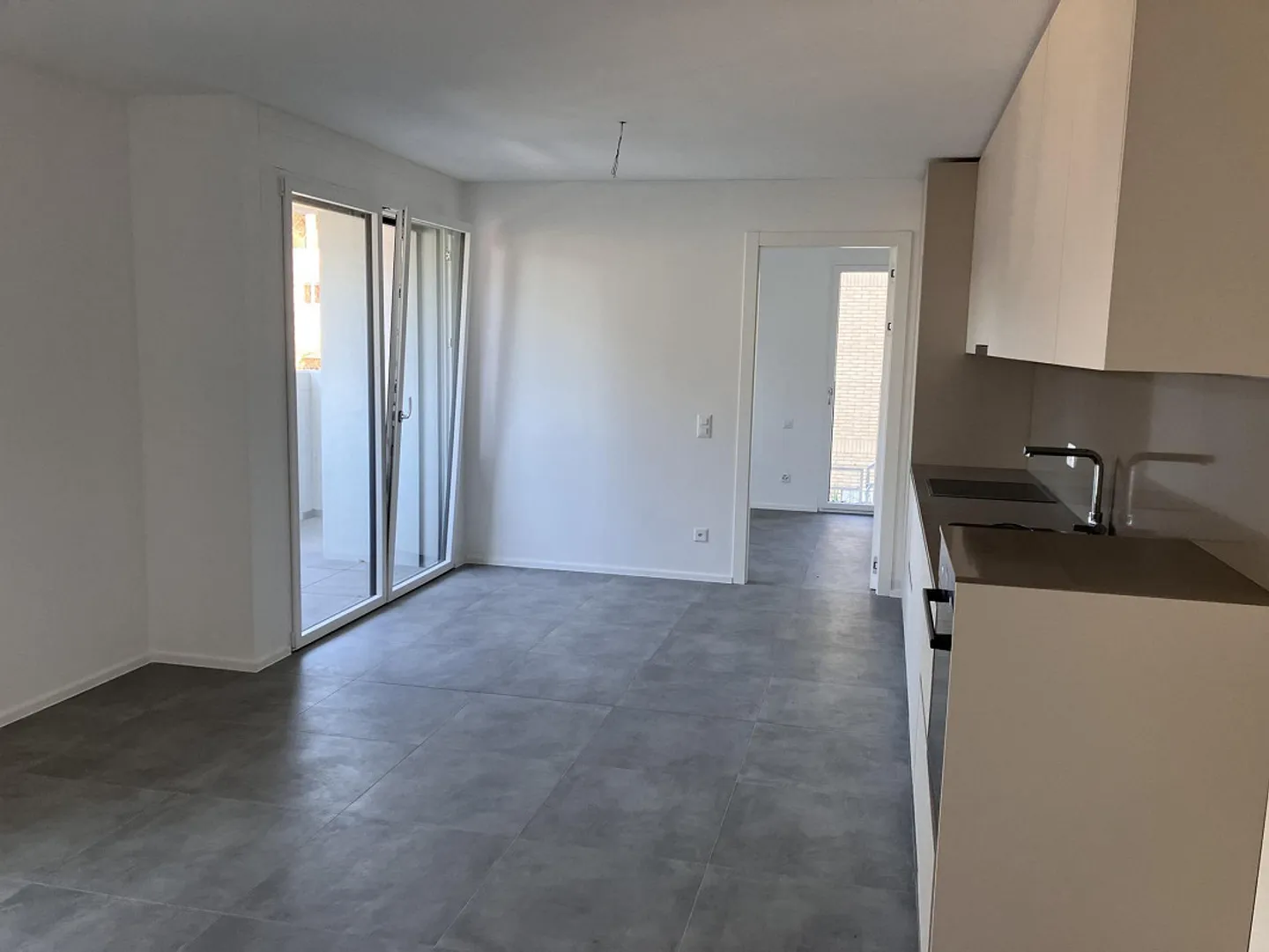 MENDRISIO – NOUVEAU 2½ PIÈCES EN PREMIÈRE LOCATION AVEC TERRASSE ET PLACE DE PARKING - Photo 3 sur 8