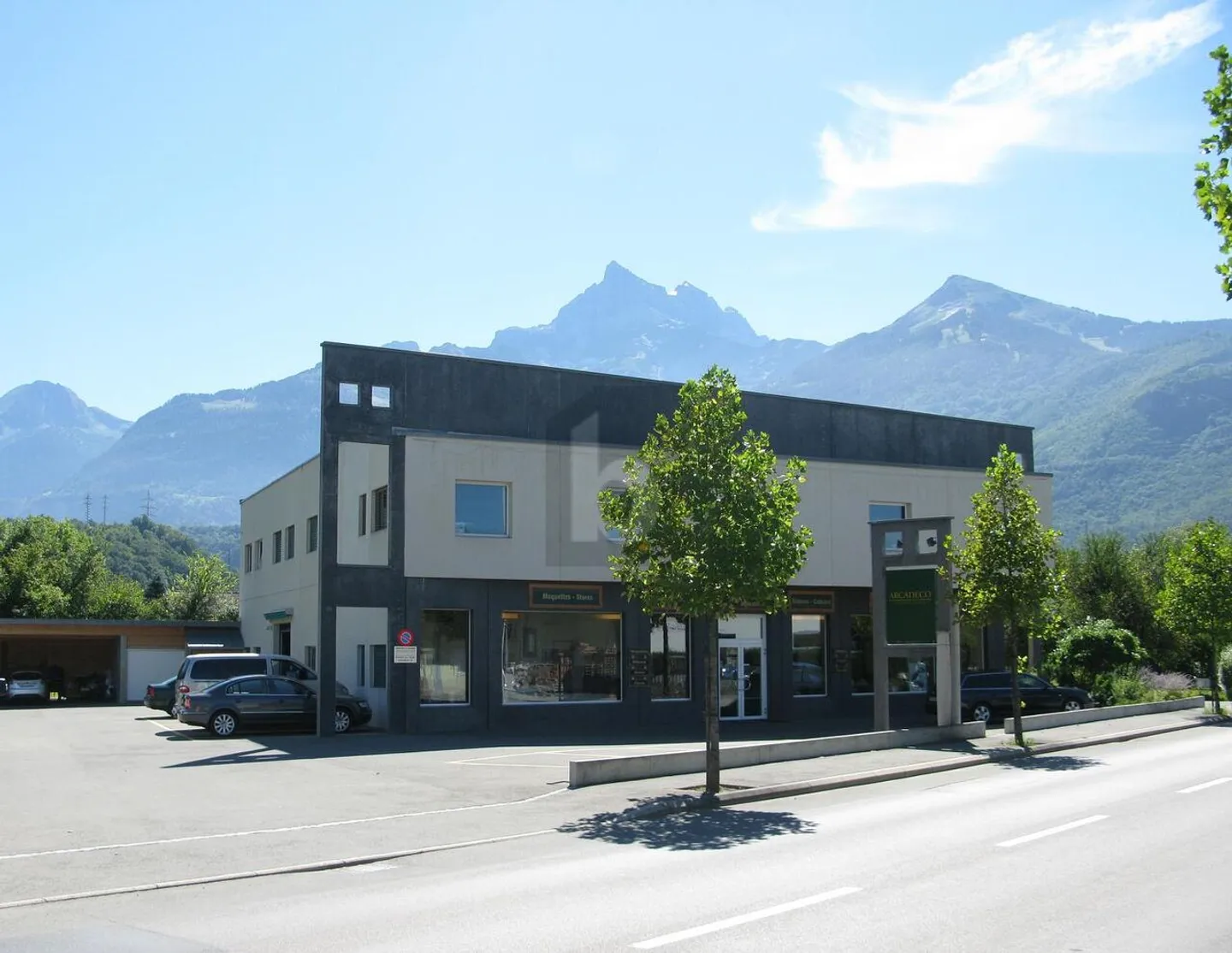 Office space for rent - Photo 1 of 5