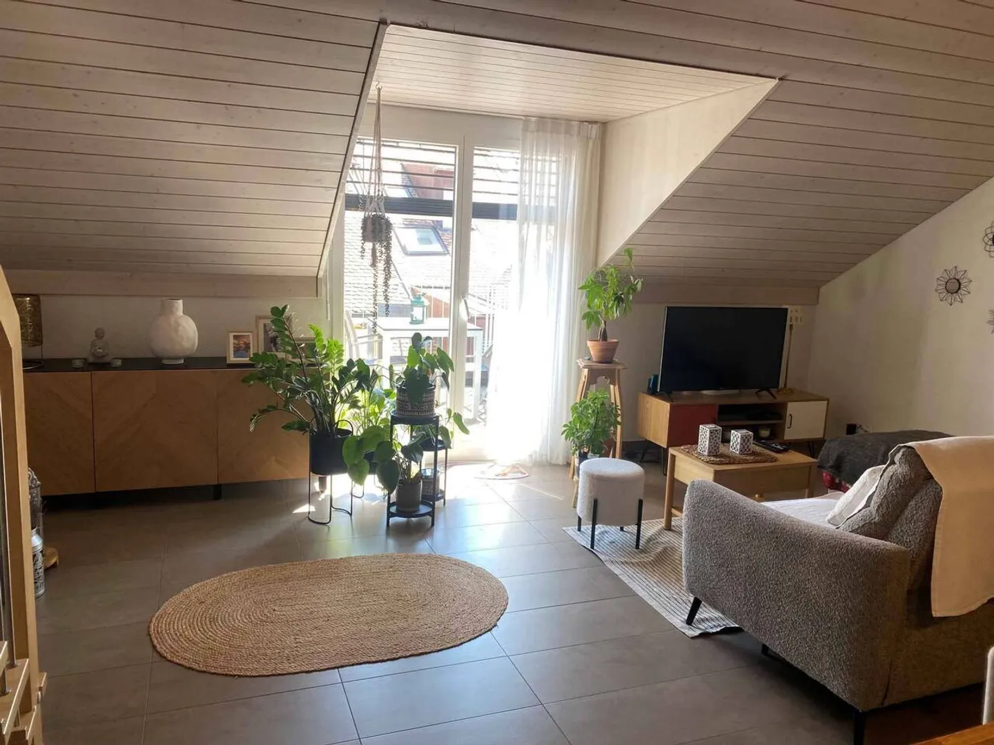 Charmante Wohnung mit Mezzanin - Foto 2 von 4