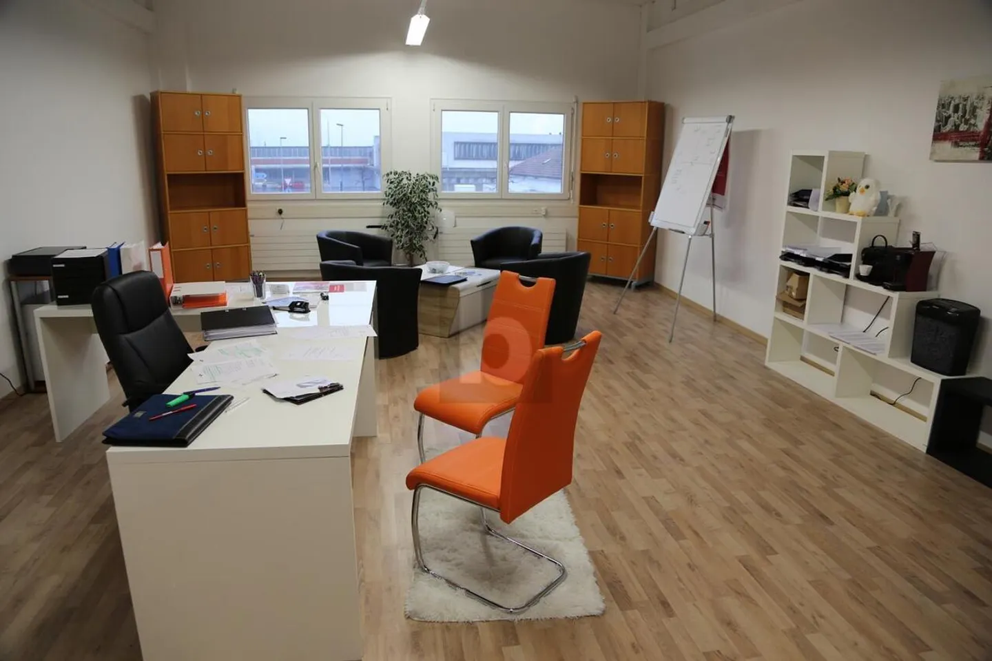 Office space for rent - Photo 2 of 5